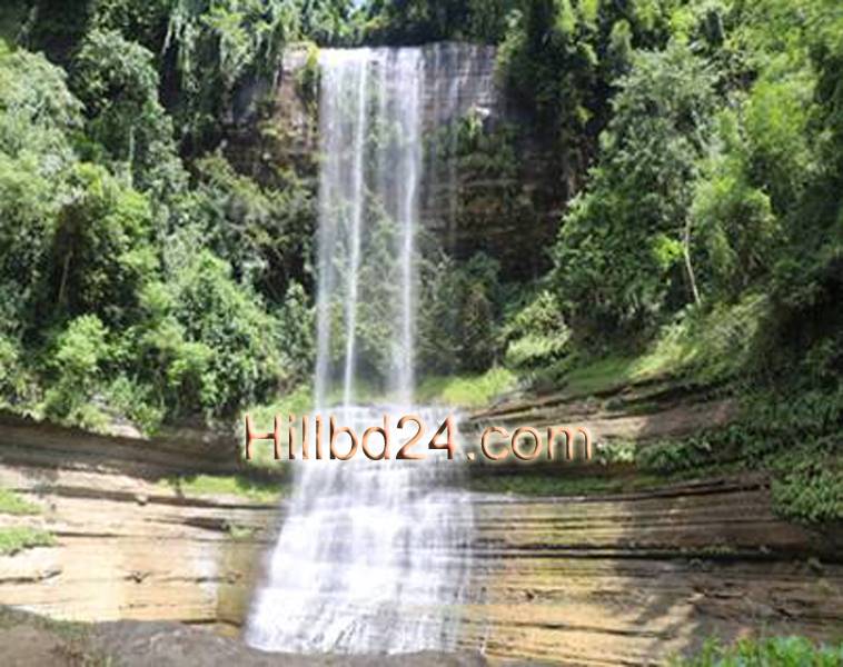 বিলাইছড়ি উপজেলার ধুপানি ঝর্ণা।
