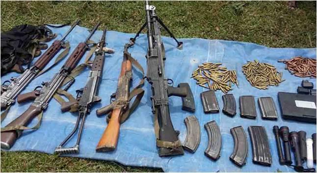 উদ্ধারকৃত অস্ত্রশস্ত্র।