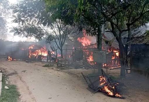 গুইমারায় নিহত ৩জনের মরদেহ স্বজনদের কাছে হস্তান্তর,১৪৪ ধারা বলবৎ