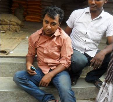 আহত সাংবাদিক টিটু।