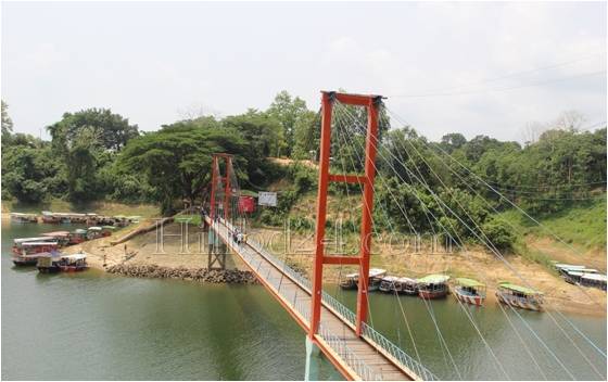রাঙামাটি পর্যটনের ঝুলন্ত সেতু।